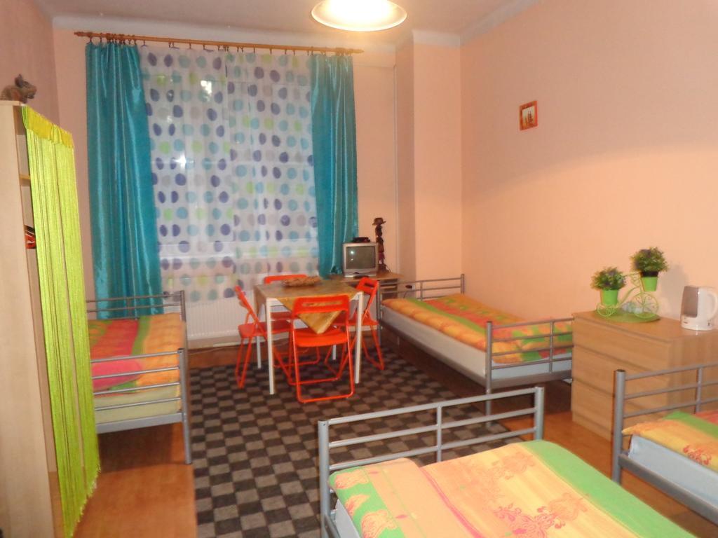 Hostel Taurus Krasków Δωμάτιο φωτογραφία