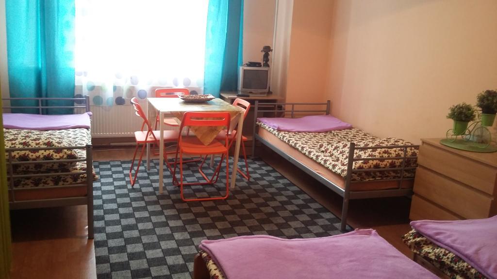 Hostel Taurus Krasków Εξωτερικό φωτογραφία